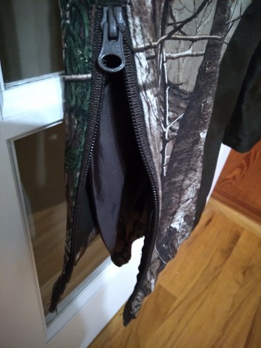 Realtree Ladies 2 Pc. Camo Hunting Outfit..brand New.. - Picture 3 of 12