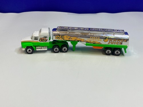 MATCHBOX 1/64 SCALE CONVOY LOT OF 11 SEMIS W/ COLLECTORS CARRY CASE VERY NICE !! - Picture 20 of 23