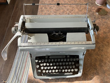 VINTAGE Underwood Touch-Master 5 Typewriter Grayish Color thumbnail