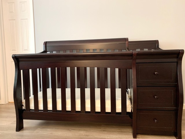 princeton elite crib and changer
