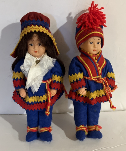 Vintage Konvolut 2 norwegische Volkskunst Sami Sammler Puppen mit handgefertigter Kleidung - Bild 1 von 9