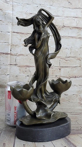 Figurativer Kandelaber Kerzenhalter Bronze Skulptur mit sexy Mädchen von Jean Patoue - Bild 2 von 10