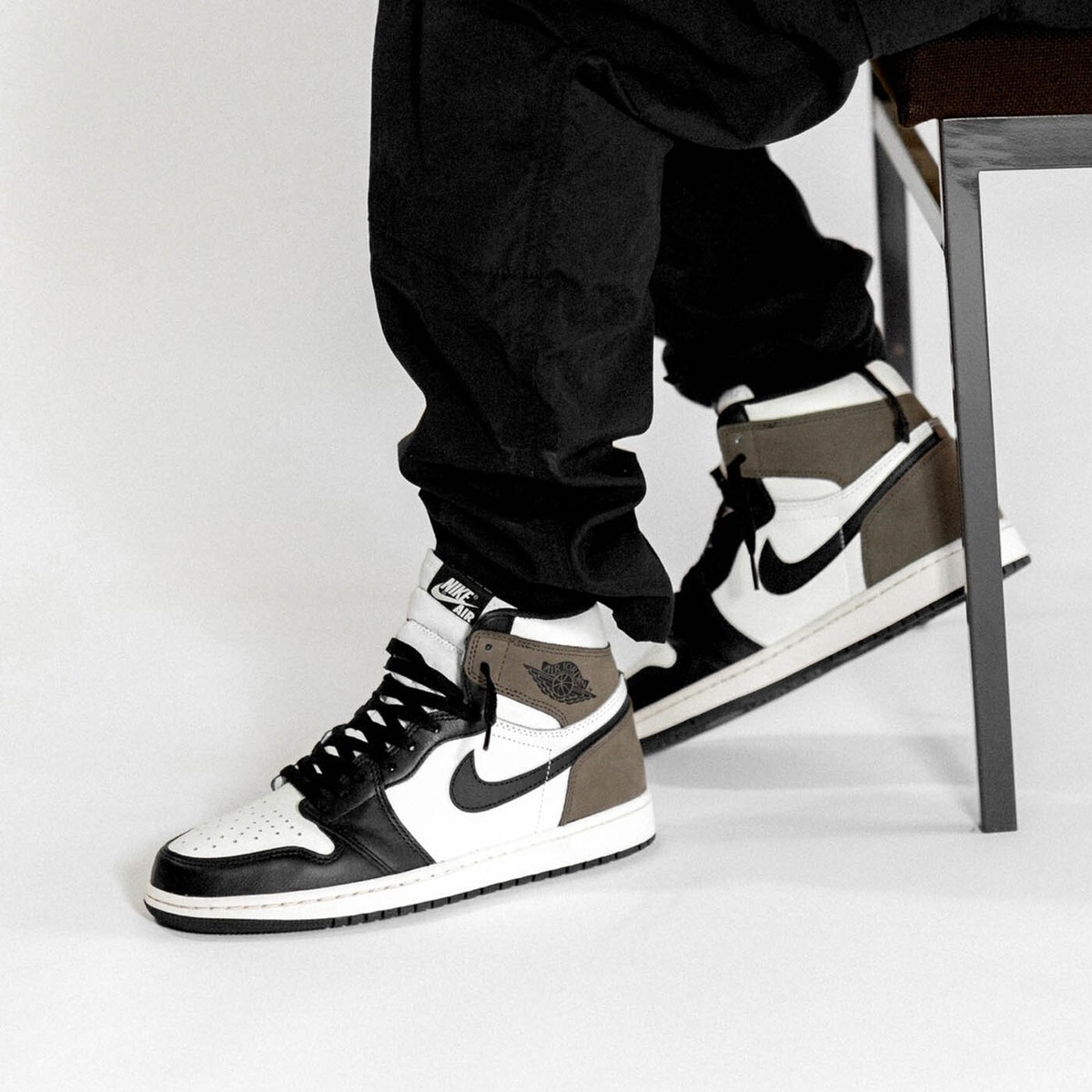 Nike Air Jordan 1 Retro High OG 'Dark Mocha' UK10 - US11 Nike Air Jordan 1 Retro High OG 'Dark Mocha' UK10 - US11