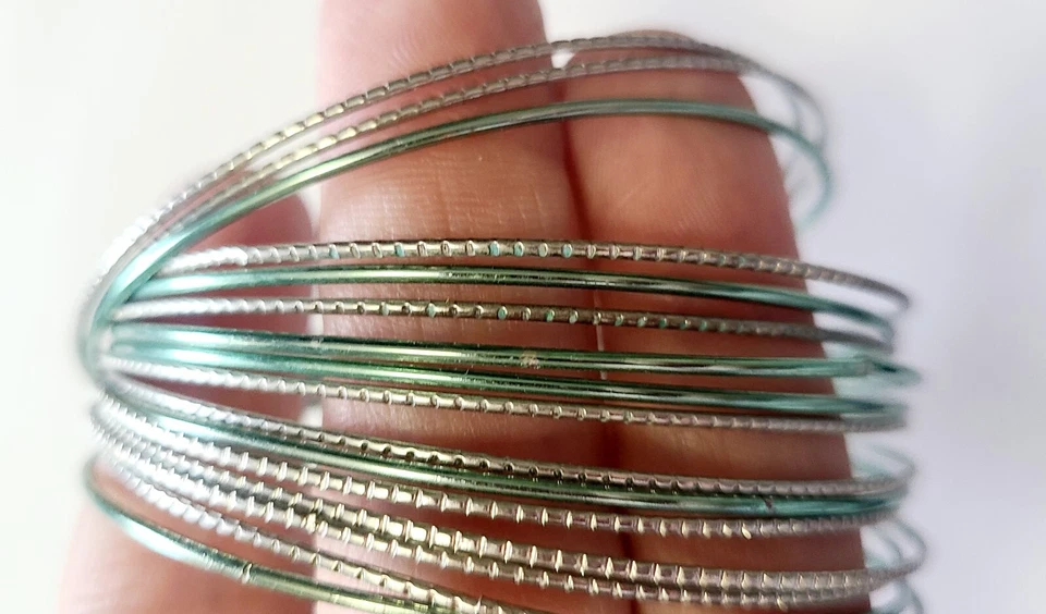 Juego de brazalete múltiple Jessica Simpson verde aguamarina y plata Foto 3 de 4