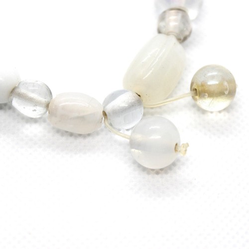 AROBORO WHITE GLASS BEAD STRETCH BRACELET Frosted and Clear Size 7-8" - Picture 3 of 4