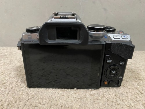 Olympus OM-D E-M10 Micro 4/3 Mirrorless Digital Camera (Body only) • S/C 9337 - Picture 5 of 12