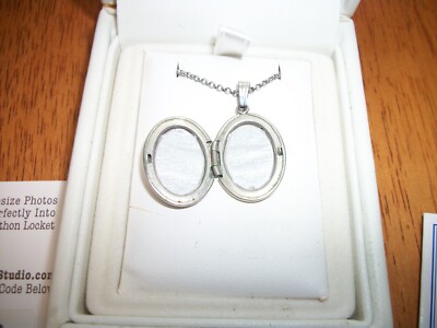 MARATHON STERLING SILVER 925 OVAL LOCKET WITH 18