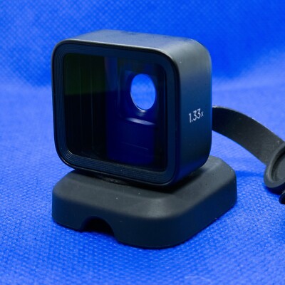 Moment 1.33x Anamorphic Mobile Lens - Blue Flare (M-Series)