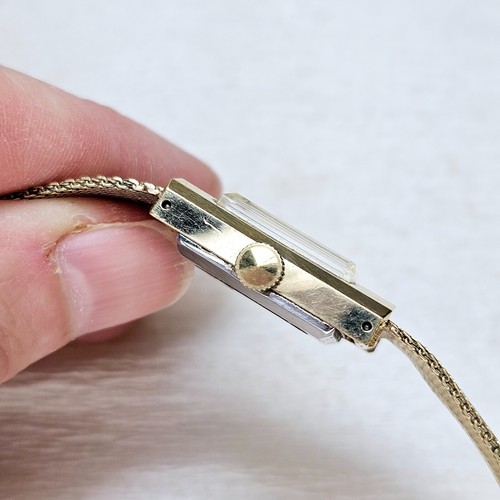 Reloj Pulsera Seiko Mujer De Colección Tono Dorado Cara 11-3849 Funciona Mantiene el Tiempo - Imagen 3 de 10