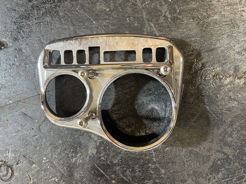 VESPA S 125 2010 Speedo meter surround chrome - Picture 4 of 5