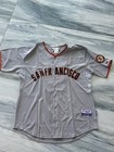 Brandon Belt Signed Jersey — photo 3