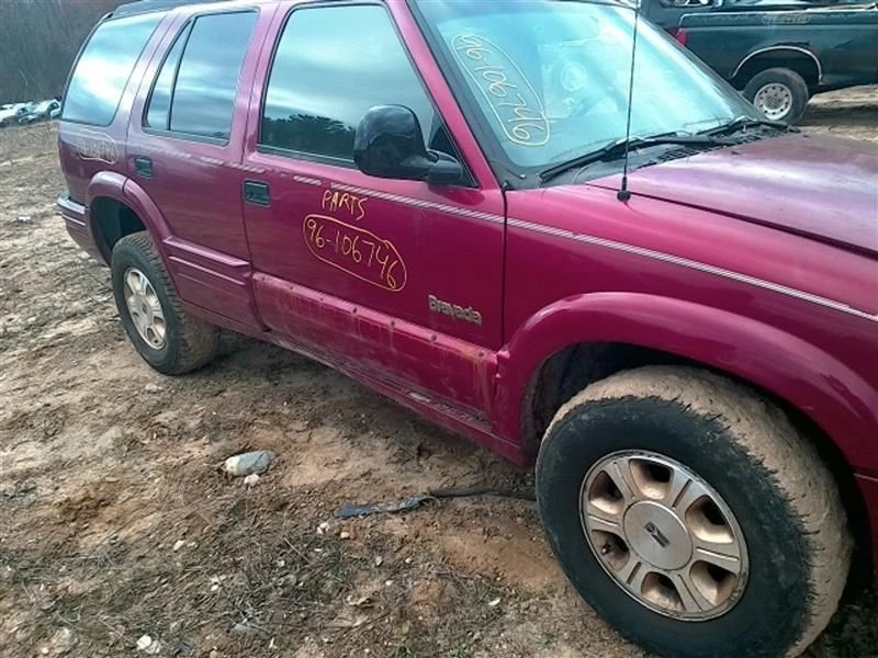 Передняя правосторонняя фара для пассажира подходит для 96–97 BRAVADA 10126317 - Изображение 2 из 4