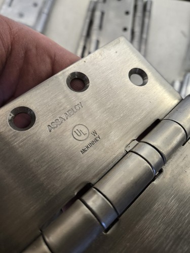 Lote de bisagras ASSA ABLOY 4,5" X 4,5" rodamiento comercial SS, más extras (#646) - Imagen 2 de 13