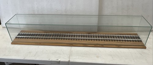 32”O Scale Model Train Display Case, Oak Base LN see ad