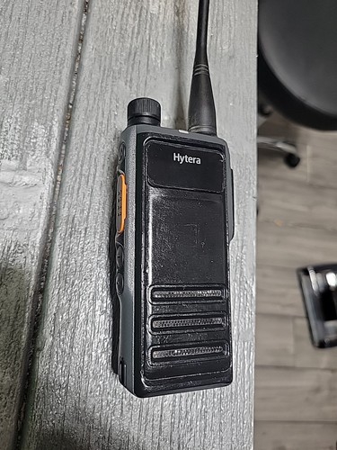 Hytera Hp502 Digital Portable Radio - Photo 3/5