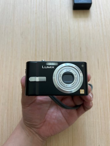 Panasonic Lumix DMC-FX12 7.2MP Digital Camera W/ Charger Tested Black - Picture 3 of 19
