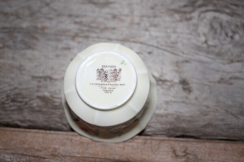 PARAGON FINE CHINA DOUBLE STAMP MINI FLORAL SUGAR BOWL - ENGLAND - Picture 4 of 5