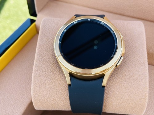 Custom 24k Gold Plated Samsung Galaxy Watch 4 with Gold Bezel Black Band 2021 - 第 2/9 張圖片