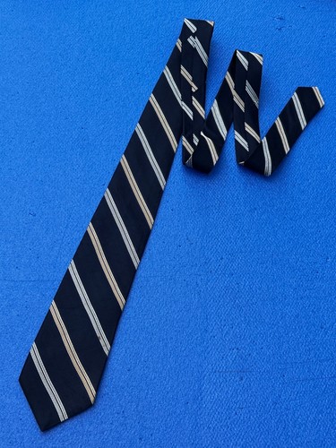 Corbata auténtica CHAPS diseño a rayas en azul marino 100 % seda - Imagen 8 de 11