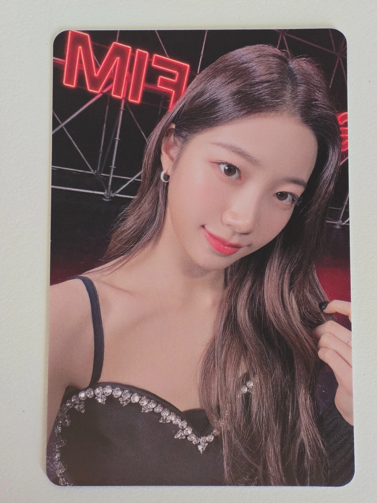 Kazuha – FEARLESS core album photocard (Expansion) photocard