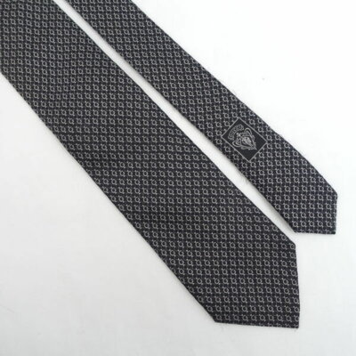 GUCCIブラックタイ ロゴ入り GUCCI Rare tie black GUCCI logo pattern silk from japan C573