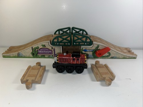 Thomas & Friends Ferrocarril Madera Piedra Puente Con Juego Completo Salado Y7465 - Imagen 2 de 15