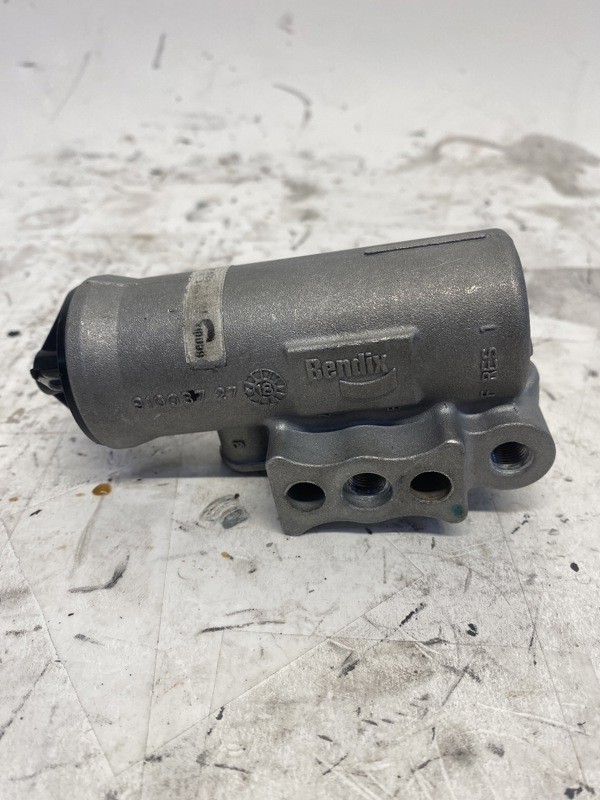 2011 International Maxxforce 13 Air Governor Bendix K025894