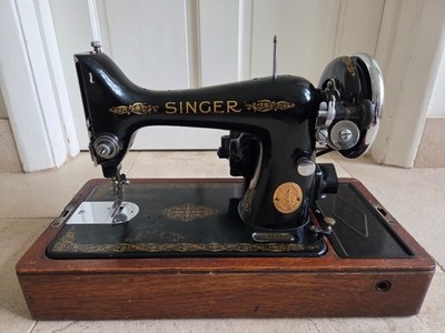 Singer 99k Elektrische Kniebetriebene Nähmaschine & Original Koffer