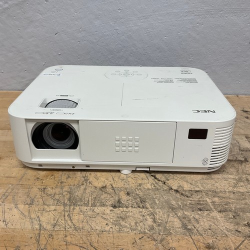 NEC NP-M322X M322X 3200 Lumen projector VGA/HDMI with power cord 2500 Lamp Hrs