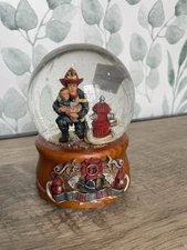 Vintage 1998 Vanmark Musical Waterglobe
