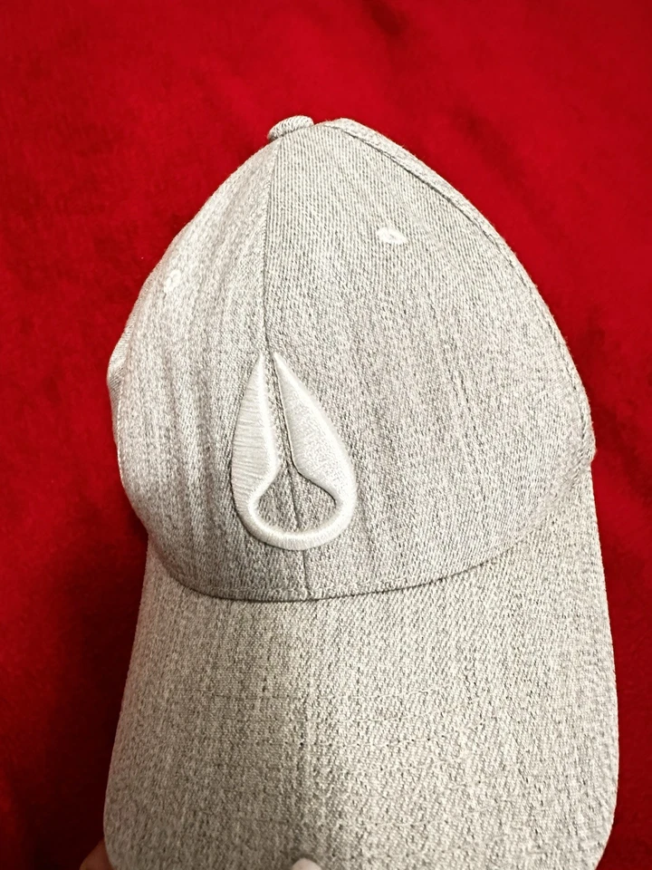 Cappellino Nixon Flexfit - Imagen 4 de 4