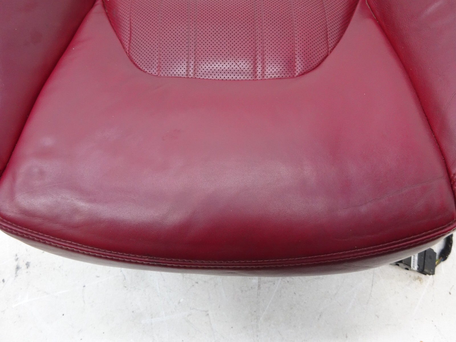14-17 Maserati Ghibli Front Left Lower Bottom Seat Cushion w/ Rail OEM DE231041
