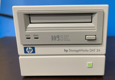HP StorageWorks DAT24 C1556D 外付けDDS3ドライブ UNIX tar 周辺機器