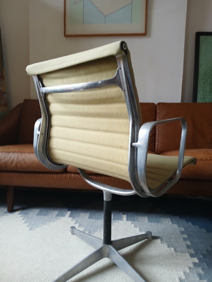 Mid Century Herman Miller Eames EA 107 Swivel Chair eBay