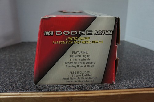 Ertl 1/18 1969 Dodge Daytona Blue Metallic 1 OF 500 with toolbox #29360PA - Picture 8 of 9