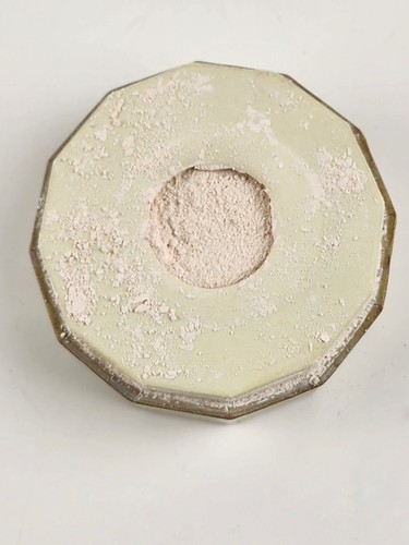 Vintage Harriet Hubbard Ayers Beautifying Face Powder 3.5 oz Overflowing Flesh - Picture 2 of 4