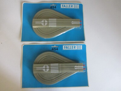 Two Faller ams 454  Reverse Loop / Turning Point and direction rail. NOS