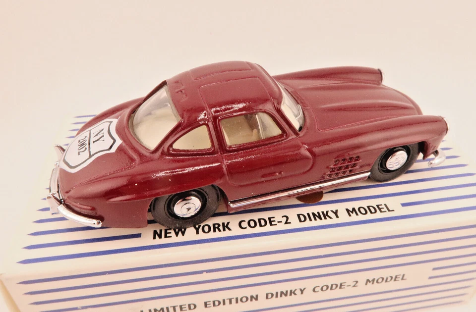 DINKY TOYS * MERCEDES BENZ 300 SL * SCATOLA FIAMMIFERI 50 ANNI * NEW YORK 2002 * COME NUOVA IMBALLO ORIGINALE - Immagine 4 di 4