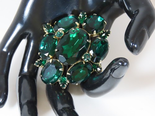Juliana Rhinestone Brooch Dome VTG Green Prong Gold Tone Prong D1555 - 第 10/12 張圖片