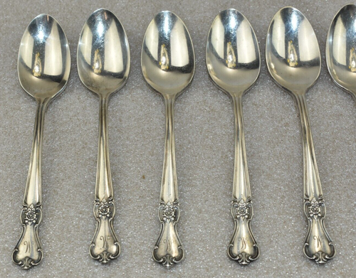 Lot of 8 Old Company Signature 1950 Monogrammed M Plated Flatware Spoons Vintage - Picture 3 of 8