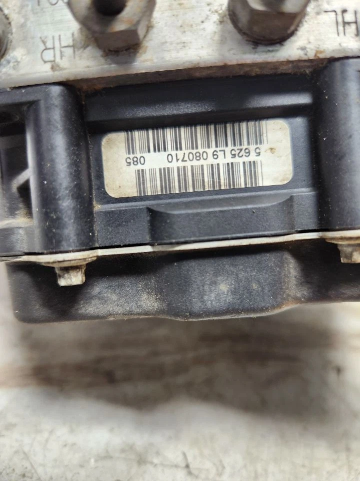 Used ABS Pump and Motor Assembly fits: 2011 Audi A4 Assembly AWD Quattro electro Foto 4 de 4