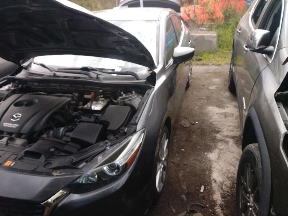 Capó usado se adapta a: Mazda 3 2017 grado A Foto 2 de 4