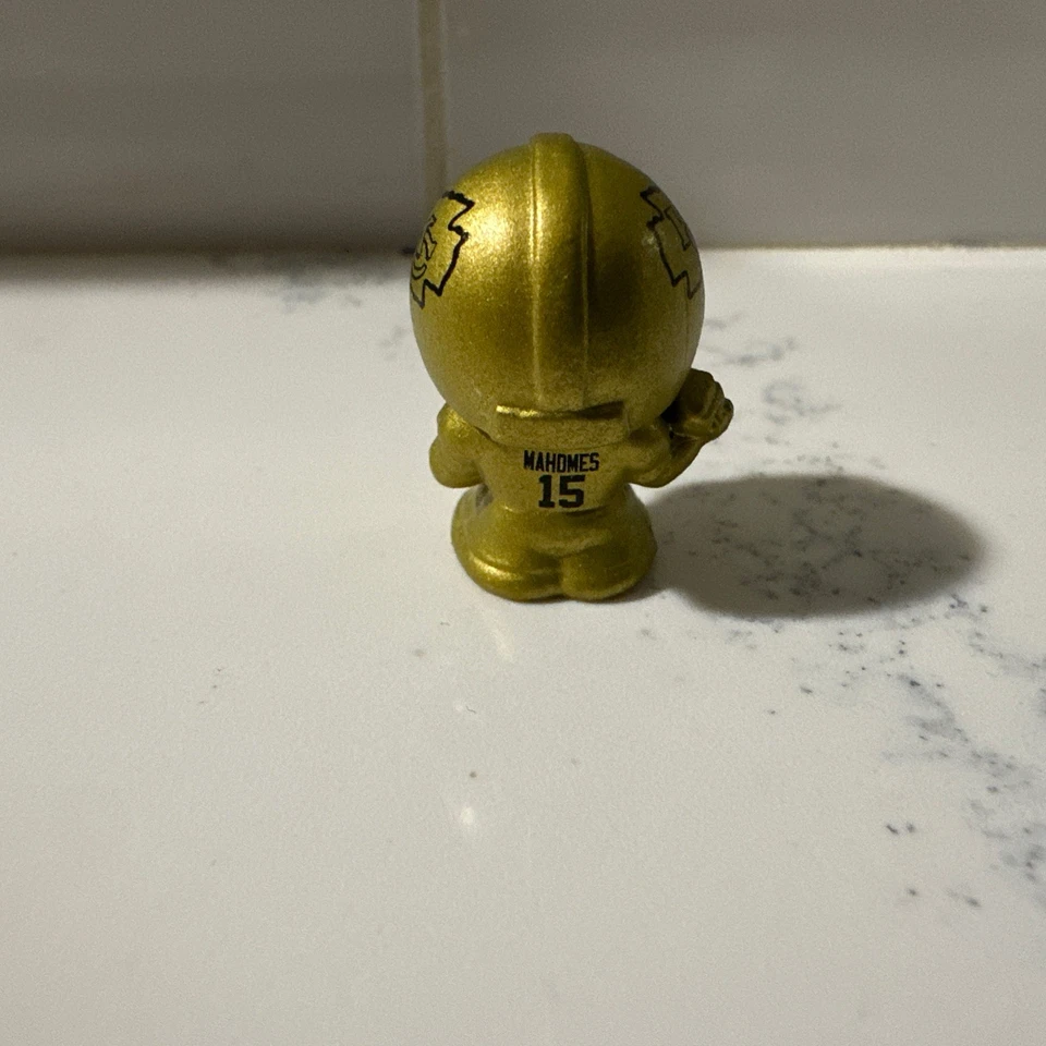2021 NFL 青少年队 X 系列 - PATRICK MAHOMES 金属金超级罕见 1: 512 — 第 2/4 张图片