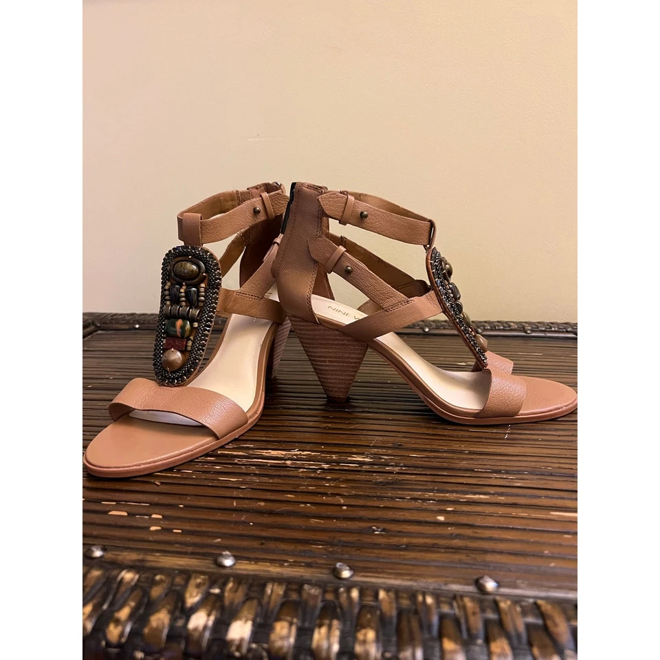 Sandalia de vestir de cuero para mujer Nine West con cuentas bohemias gladiador talla 7 Foto 4 de 4