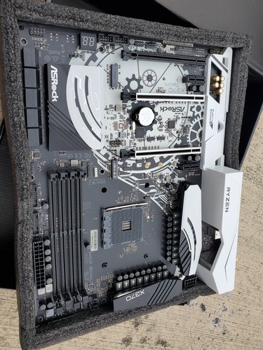 ASRock X370 Taichi Motherboard - Open Box  - Zdjęcie 5 z 6