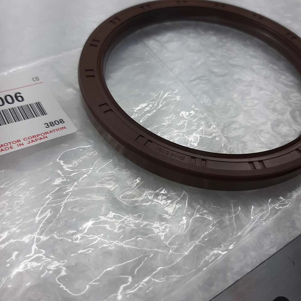 TOYOTA LEXUS GS430 IS300 SC400 REAR MAIN OIL SEAL 90311-90006 with tracking - Image 4 of 4