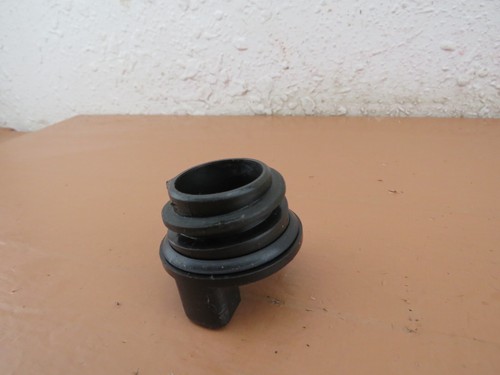 Poulan Pro PP4218A Chainsaw OEM Fuel Cap - Picture 2 of 4