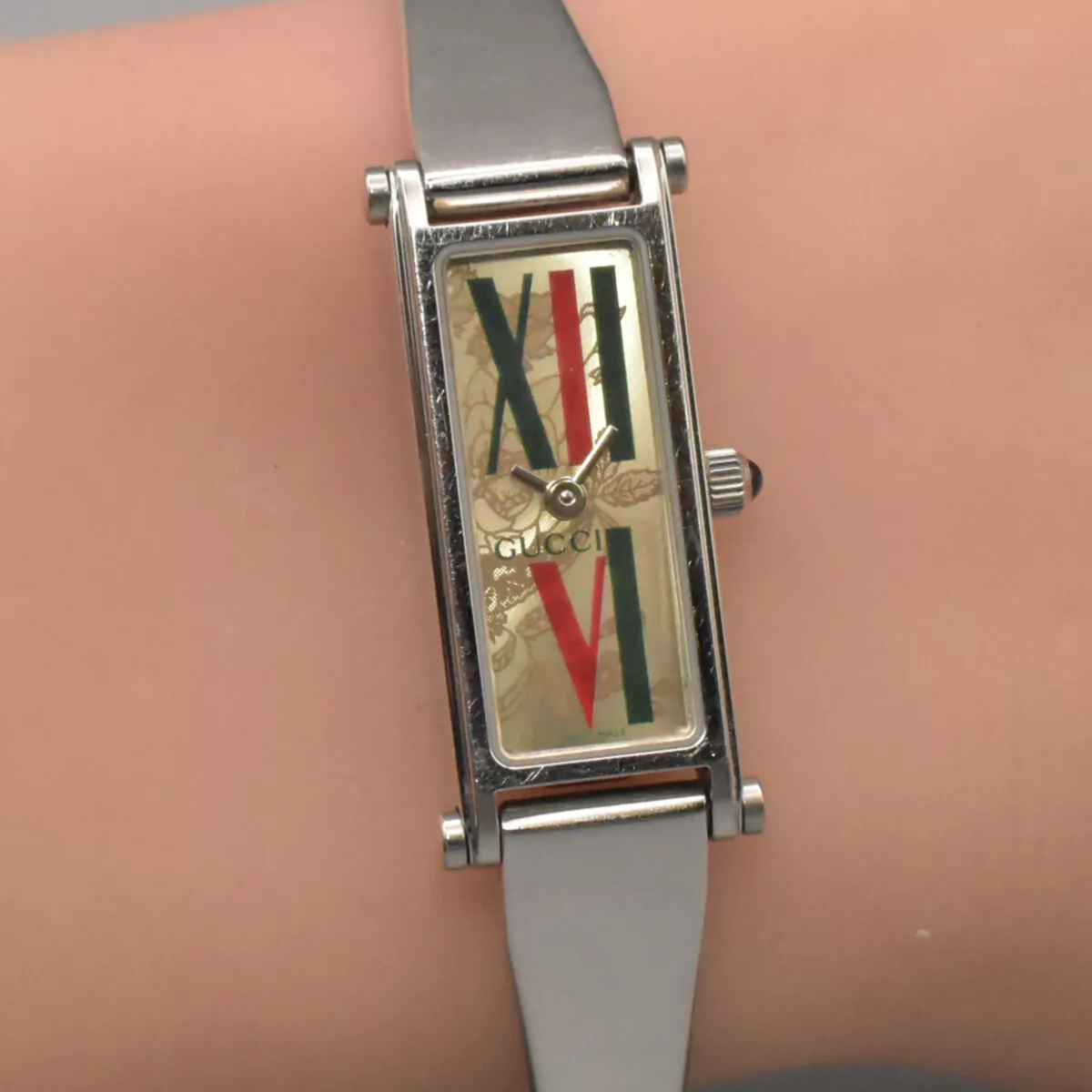 Montre femme vintage [Exc+5] Gucci 1500L cadran doré fleur argent du Japon