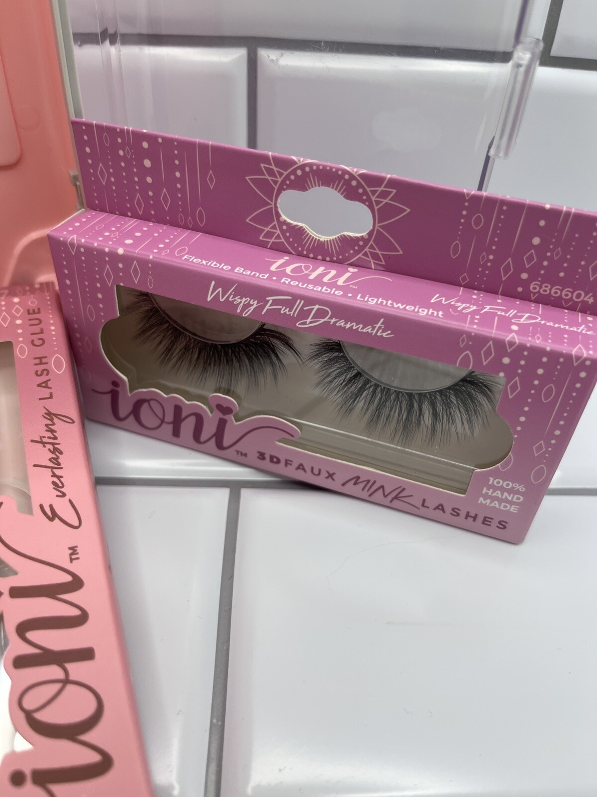 Ioni Everlasting Lash Glue 100 Vegan 1 Pair Of Lashes And A Mini