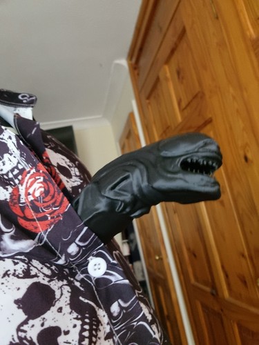 Alien Chestburster Xenomorph movie Halloween costume Horror aliens Ripley Black - Picture 5 of 8